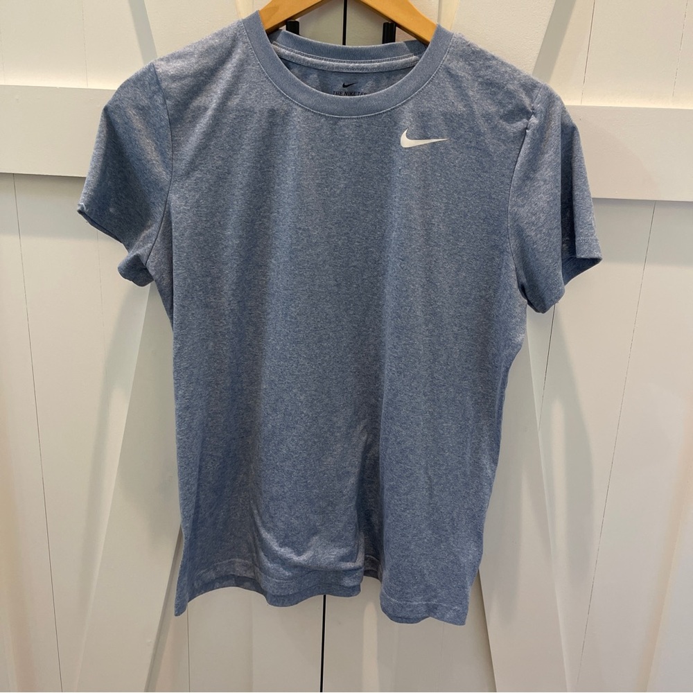 Nike Women's Blue Short Sleeve Tee size L